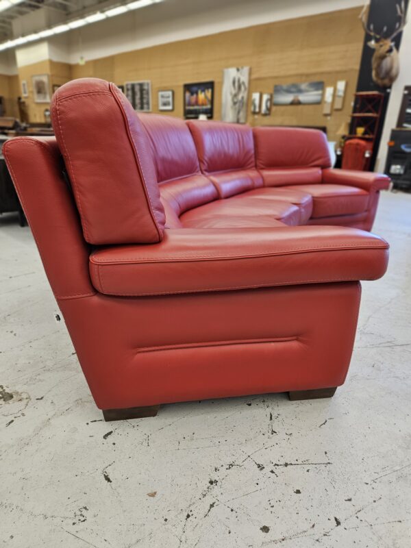 gamma arredamenti international red leather curved sofa